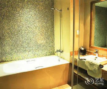 Heyi Hotel Hefei Changjiang Middle Road Экстерьер фото