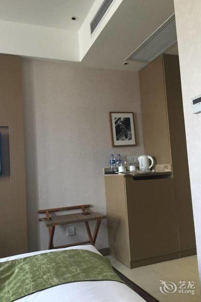 Heyi Hotel Hefei Changjiang Middle Road Экстерьер фото
